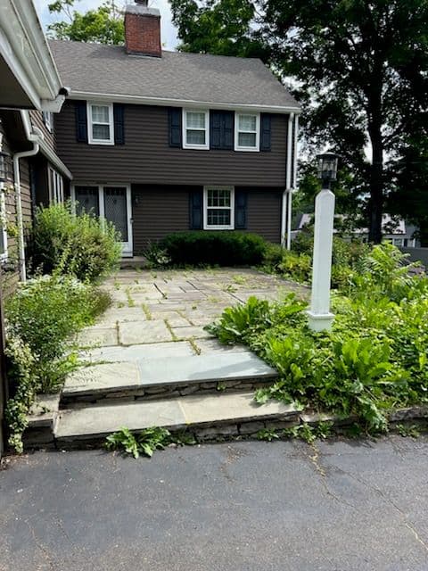 Gallery photos for Stunning Home Transformation with Cote's Landscaping: Image #1