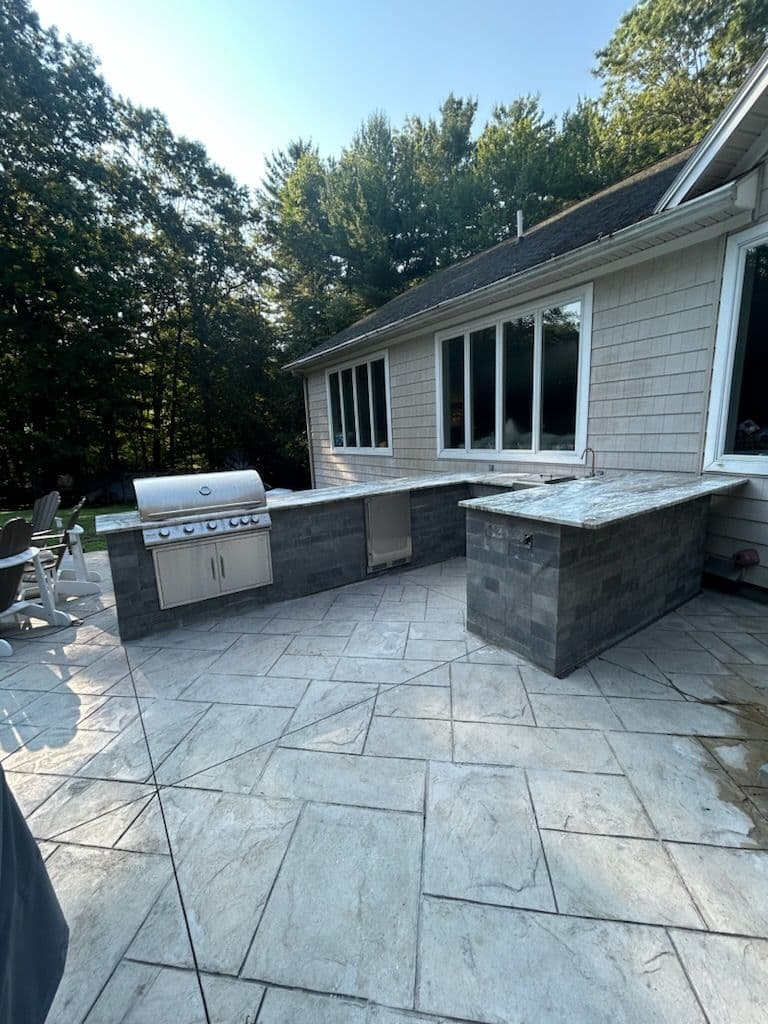 Gallery photos for Modern Outdoor Kitchen Enhances Summer Living: Image #1